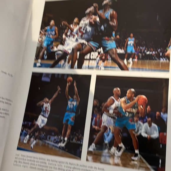 Vancouver Grizzlies: The Official Book, Smith, Doug Paper Back - Picture 8 of 12
